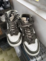 Nike Dunk High 橄欖綠白