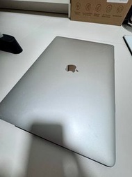 MacBook Pro 15" 8 Core I9  512 GB