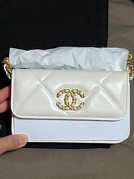 Chanel 19 Mini WOC