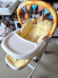 Combi Joy嬰兒安撫餐搖椅黃色 外套可拆洗 連全新NUK奶樽X5 及日本買牙膠 自取