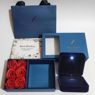 ✅現貨[項鍊盒一套]珠寶首飾包裝盒🌹番梘花六朵香皂玫瑰花禮物盒鑽飾鑽石深藍色盒開蓋式男女通用 🔴不議價❌💰Fixed $/Set 🔴2天內出貨 📦順豐 運費 到付💰 [全套圖片的: 1. 皂花盒 2.