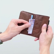 Kickers Premium Leather Bi-ford Slim Sleeve Card Holder Wallet ( KIC 88370 )