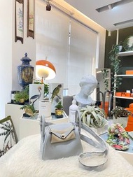 Hermes mini Lindy. 聖杯藍銀扣