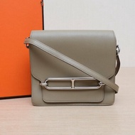 HERMES Roulis豬鼻子198Q馬爾法米色Swift皮B刻銀扣肩背包