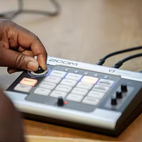 Vocal Effector Noise Reduction Reverb Effector Sound Card Zoom V3 for Karaoke Vocal Recording Live P