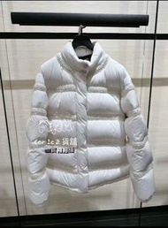 Chanel經典折扣羽絨外套 白色 黑色 報碼