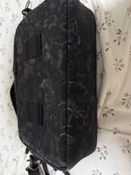 Gregory 黑花斜孭袋