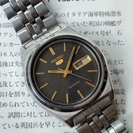 Vintage Seiko 5 Automatic Black textured dial Ref.7009-876A ca.1982 