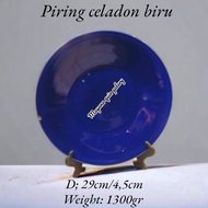 piring celadon biru