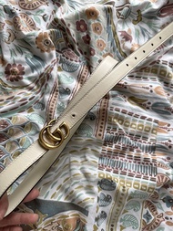 Gucci俾我釘咗兩個窿米白色皮帶腰帶