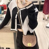 chanel 絲絨 mini 馬鞍包高級奶茶色Leboy金扣15*11 98新配件塵袋