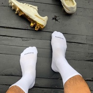 High quality Feetures white men's and women's running soccer socks to prevent foot odor running sock