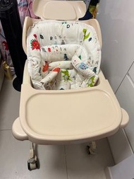 日本 Aprica 電動 餐搖椅 high chair Combi