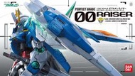 日本原版BANDAI 1/60 PG OO鋼彈 00 Raiser 強化戰機 + 00鋼彈本體 加特典全身透明裝甲鋼彈