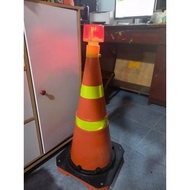 65cm high traffic warning cone set with flashing energy traffic warning lights to help safety in dan