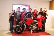 《 康妮賀交車 》恭喜峻平～再購入最帥的 Ducati Street Fighter V2 一次到位