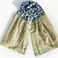 藍染絲巾/蠟染刺繡絲巾/植物染圍巾/indigo漸層綿線絲巾-綠色草地