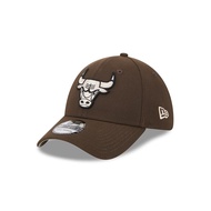 New Era หมวกรุ่น CHICAGO BULLS WALNUT BLACK STONE MOSS 39THIRTY CAP