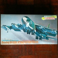 Shanghai Dragon 1:200 B52 Stratofortress unassembled model kit