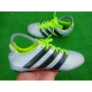 kasut bolasepak kanak-kanak saiz 5uk