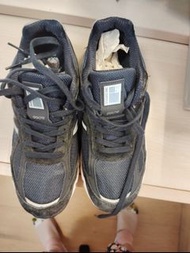 New Balance 990v4 Navy Sneakers