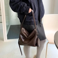BUCKS AND LEATHER, LOW BAG S PULL-UP, POBL93 (KPBL93) Leather Tote Bag