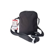 PEAK Shoulder Bag กระเป๋าสะพาย ใส่ของ ใส่อุปกรณ์ สัมภาระ ของใช้ส่วนตัว B6231050 ขนาด 22.5x16.5x6cm