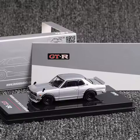 Die-cast Nissan Skyline 2000 GT-R Kpgc10 1:64 Scale Alloy Classic Car Model Collection Hobby Holiday