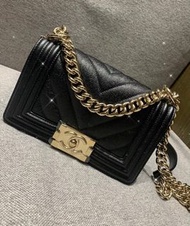 Chanel Boy 20 carvier chevron v 紋 荔枝皮 魚子醬