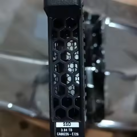 NEW 0YYC10 YYC10 DELLs PX04SVB096 960GB 2.5" SAS 12G MU SSD Solid State Drive