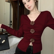 👚What’s up_IT👚 เสื้อแขนยาวไหมพรมผู้หญิง ดอกไม้ 3 มิติ คอวี การออกแบบแบบจีบ การประดับดอกกุหลาบ เสื้อส