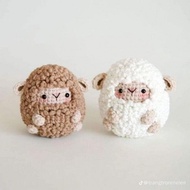 White wool sheep keychain