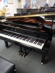 Yamaha 黑色三角鋼琴外租1800