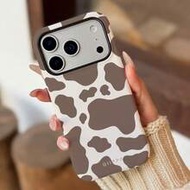 White Cow Print Fashion 1 Piece Cream-White Base With Brown Cow Print Design Phone 17 Pro Max Case, 