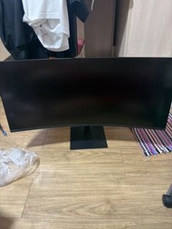 小米曲面34吋電競螢幕沒死點 沒花頻180hz高刷新率