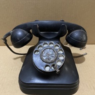 Folk Old Objects Old-fashioned Dial Phone Retro Nostalgic Seventy-Eightys Turntable Old Telephone No