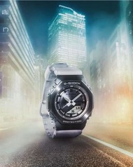 G-Shock全新系列-金屬鋼殼-午夜迷霧Midnight Fog。GM-s2100MF-1a  銀灰鋼殼 白灰透明帶 行針。新款登場限時特價。CASIO G-SHOCK 正品正貨有保養。gms2100mf s2100mf