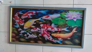 hiasan dinding lukisan cetak ikan koi fengsui cerah plus bingkai ukuran 105*55