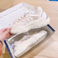 全新FILA女子老爹鞋2021秋新款休閒運動鞋魚刺全新Fila sneakers老爹鞋 男女情侶裝悠閒鞋波鞋運動鞋休閒鞋鞋子sport shoes sportty wearing出街返工返學輕便舒服鞋