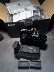 Canon R5 complete box with Cage & batterygrip