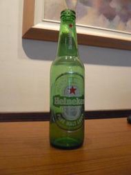 海尼根啤酒空瓶