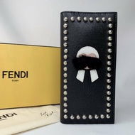 FENDI 全新老佛爺卯釘對開長夾