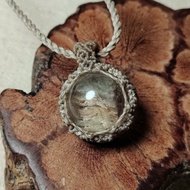 千層幽靈小水晶球-蠟線編織/圖騰包框設計/項鍊可調整長度