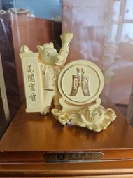 馬年 花開富貴 金馬 金錢 恒生銀行 紀念盒裝  金色 年年有餘 招財 招財進寶 HSBC 滙豐 銀行 招財貓 V3