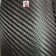 ผ้าคาร์บอน​แท้​ ลาย2 น้ำหนัก​ 200 กรัม​ carbon fiber 3k,​twill.toray​ . ขนาด 20 cmx ยาว 30 cm ผ้าทอแน่น​ ผ้านิ่ม​ทำงานง่าย สีดำเงา เเวววาว