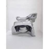 Right Engine Mount Rubber NISSAN SLYPHY B17 PULSAR C12 JUKE F15 HR16DE 11210-1KA1A