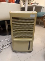 (二手) 抽濕機 Sharp 聲寶 DW-F3-VL legacy home dehumidifier （正常運作）made in Japan 