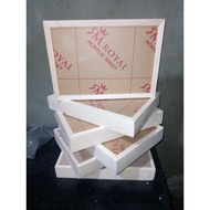 Figura / frame wooden frame UK 20 x 25 cm 3D R8 + acrylic glass