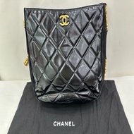 香奈兒/Chanel 22A嬉皮hobo黑金光面腋下 晶片款