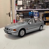 1: 18 Triple9 BMW BMW 5 Series Touring Car E39 Touring 1998 Car Model Silver